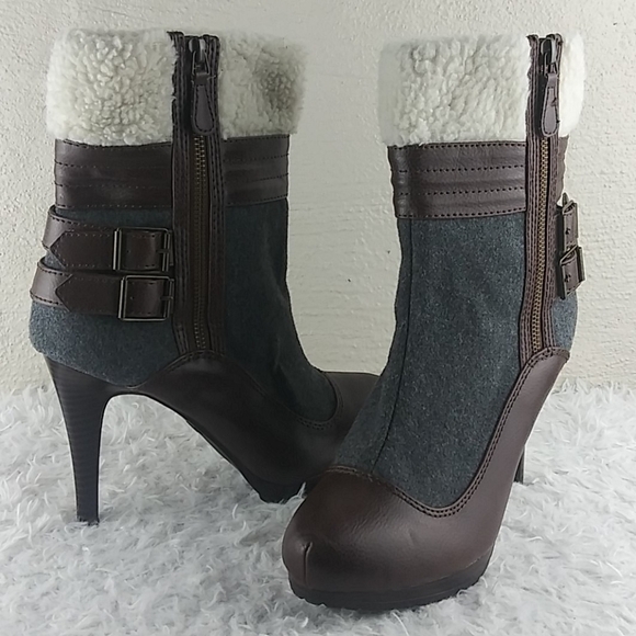 ELLE Gray Wool Fleece Two Buckle Upper Pointed Toe Side Zip Stiletto Ankle Boot - Picture 1 of 16